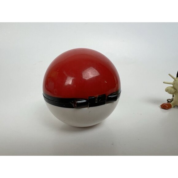 Vintage 1999 Basic Fun Nintendo Pokemon Meowth Pokeball Keychain - Picture 4 of 8